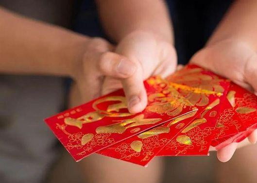 关切员工父母，，，，，为员工父母设置关切金造度